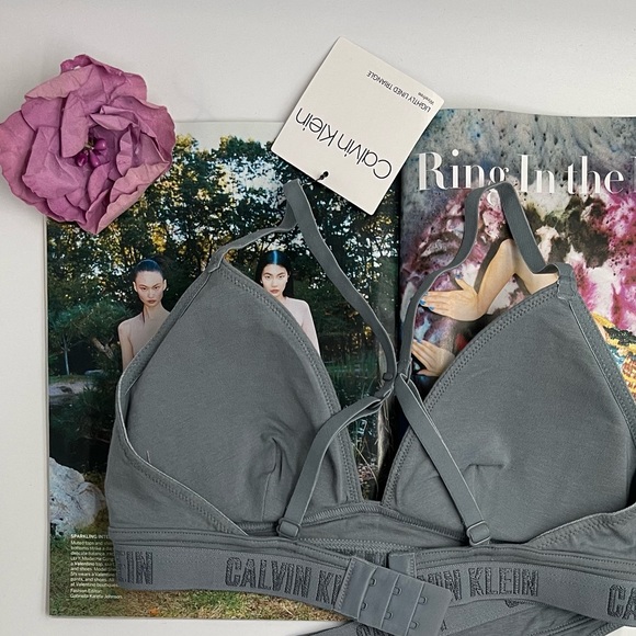 NWT Calvin Klein lightly lined Monochrome Triangle Bralette Bra - Picture 2 of 4